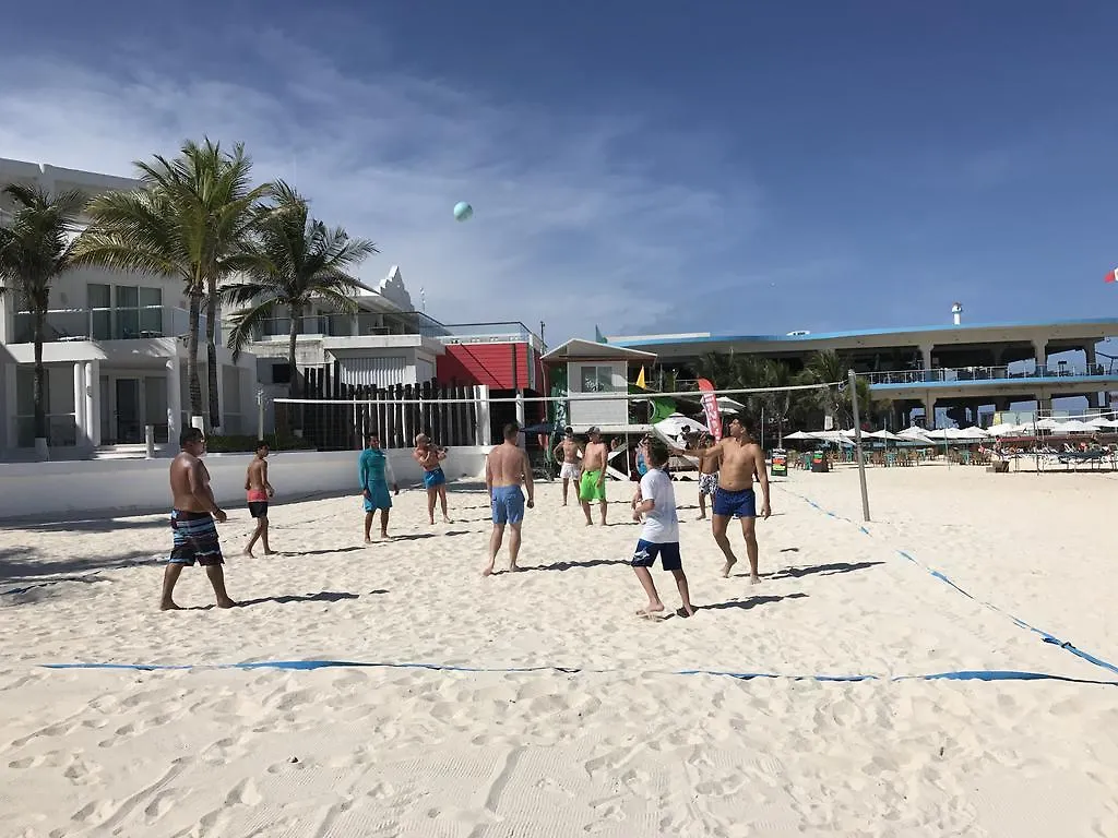 بلايا ديل كارمن Hostel La Isla Playa  بلايا ديل كارمن