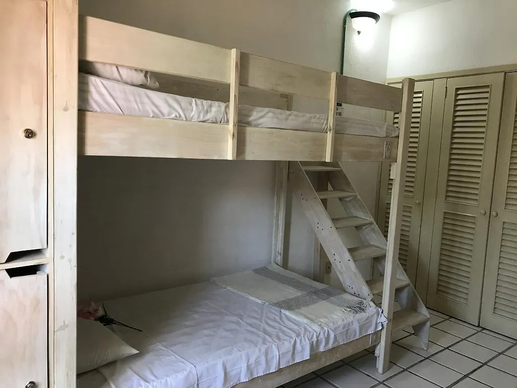 بلايا ديل كارمن Hostel La Isla Playa المكسيك