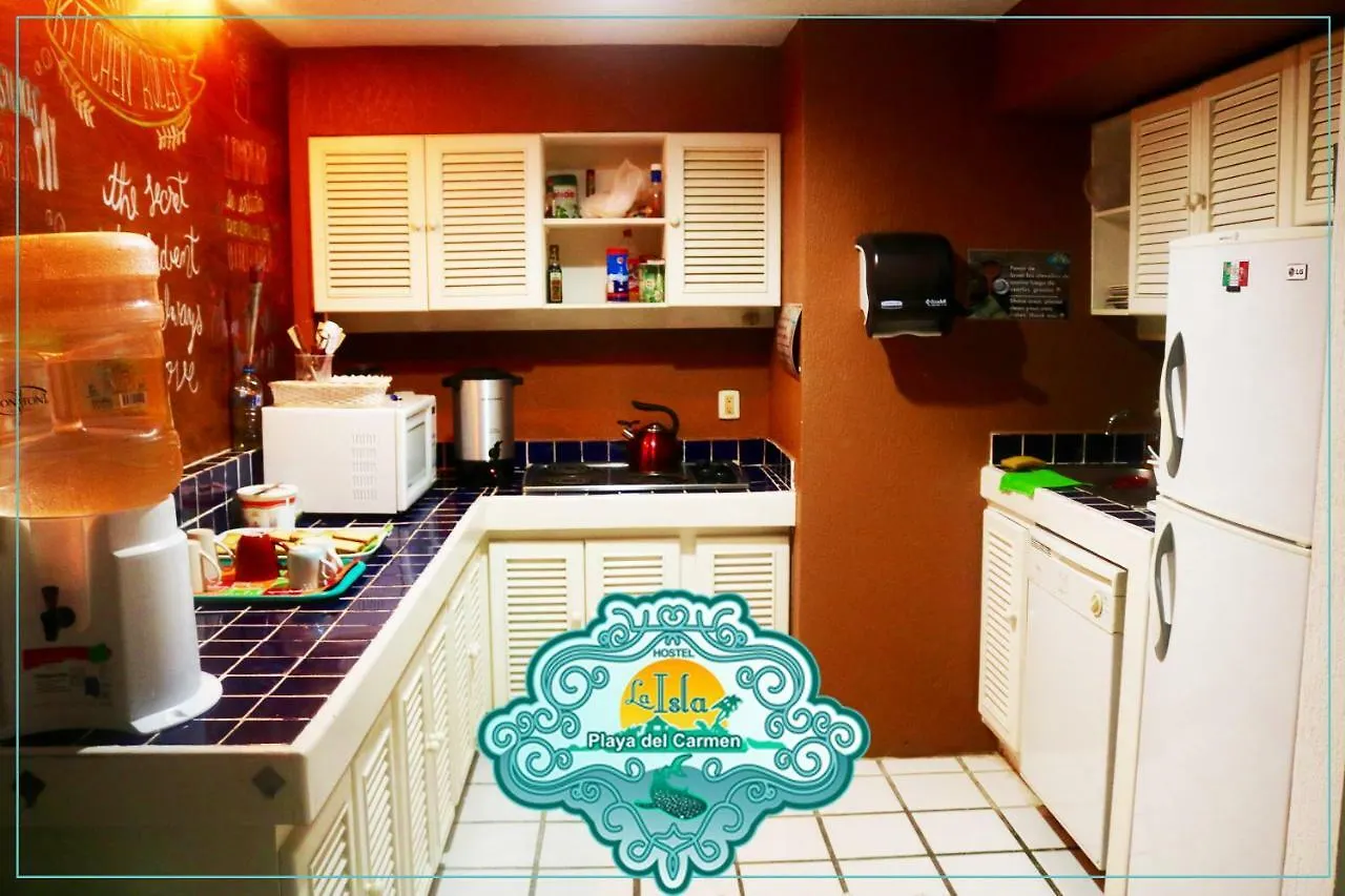 بلايا ديل كارمن Hostel La Isla Playa 0*, بلايا ديل كارمن المكسيك
